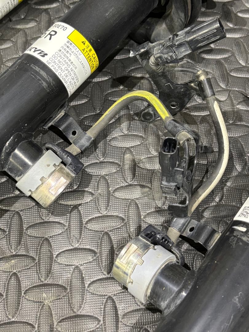 トヨタ クラウンハイブリッド￼ 純正 足回り サスペンションキット￼￼