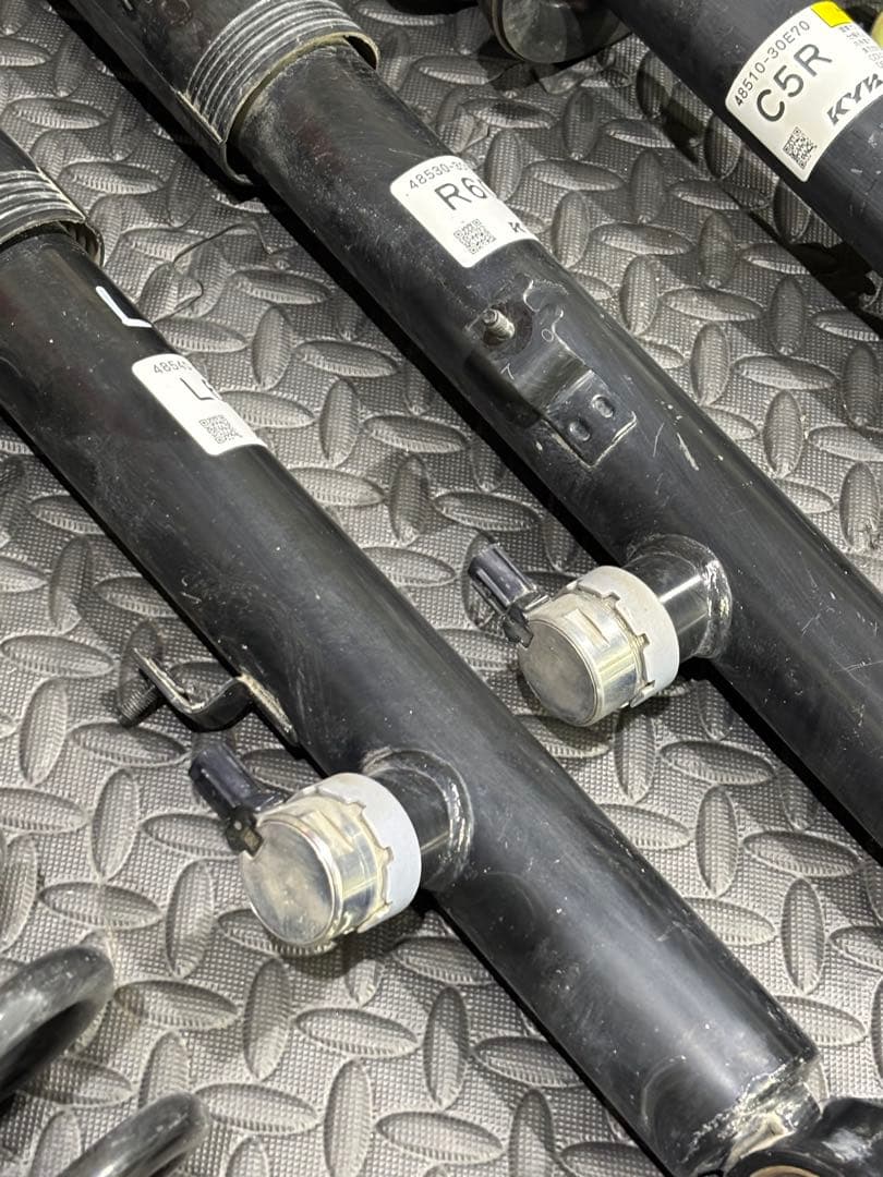 トヨタ クラウンハイブリッド￼ 純正 足回り サスペンションキット￼￼