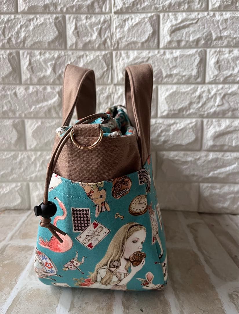 toocoページ　巾着トートバッグ、ぷっくりポーチ