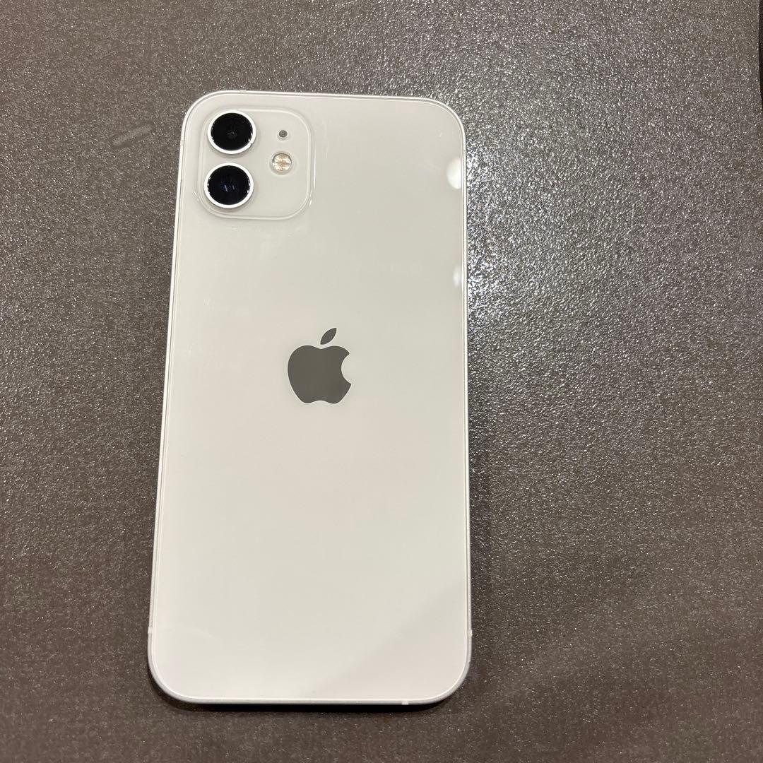 iPhone12 本体　ホワイト