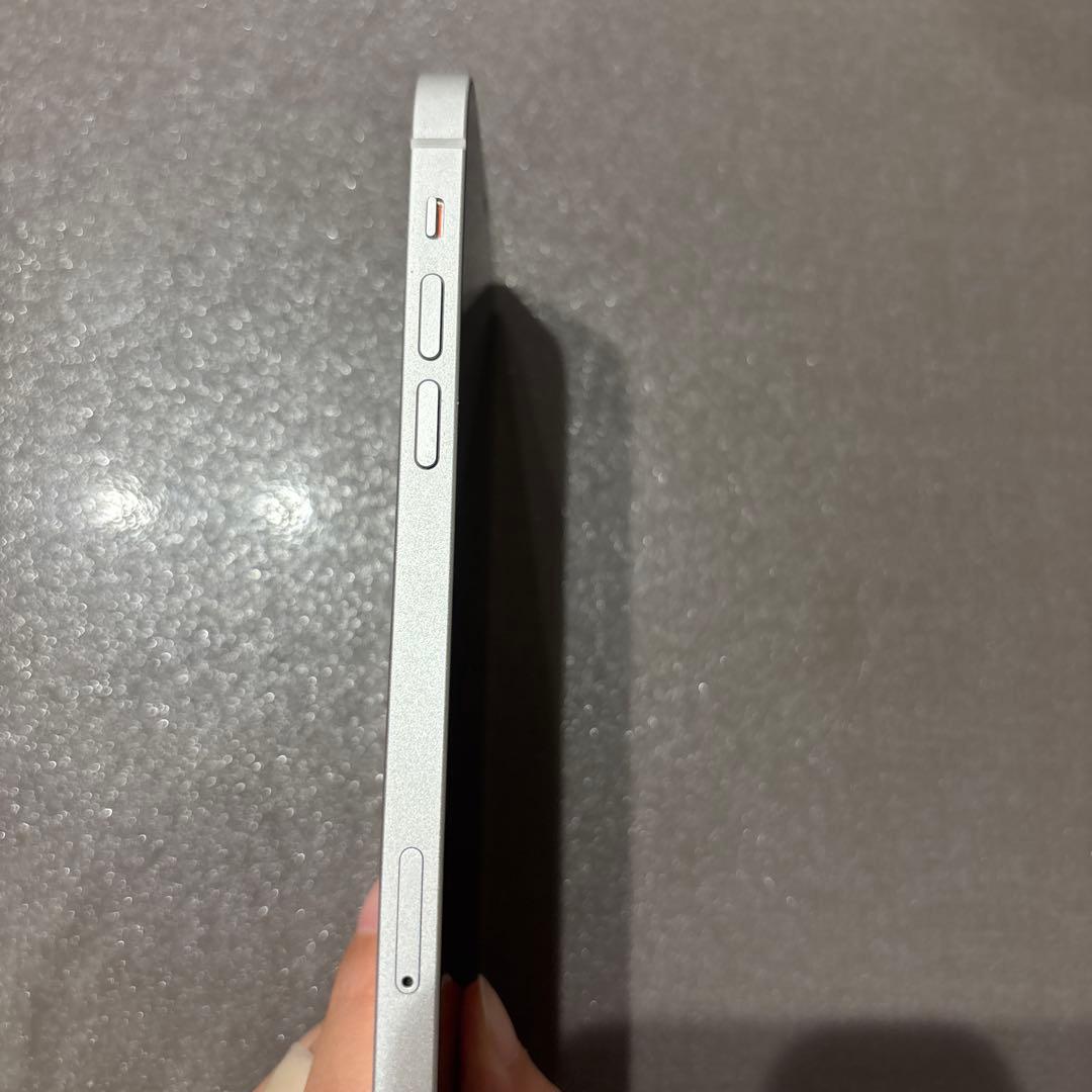 iPhone12 本体　ホワイト