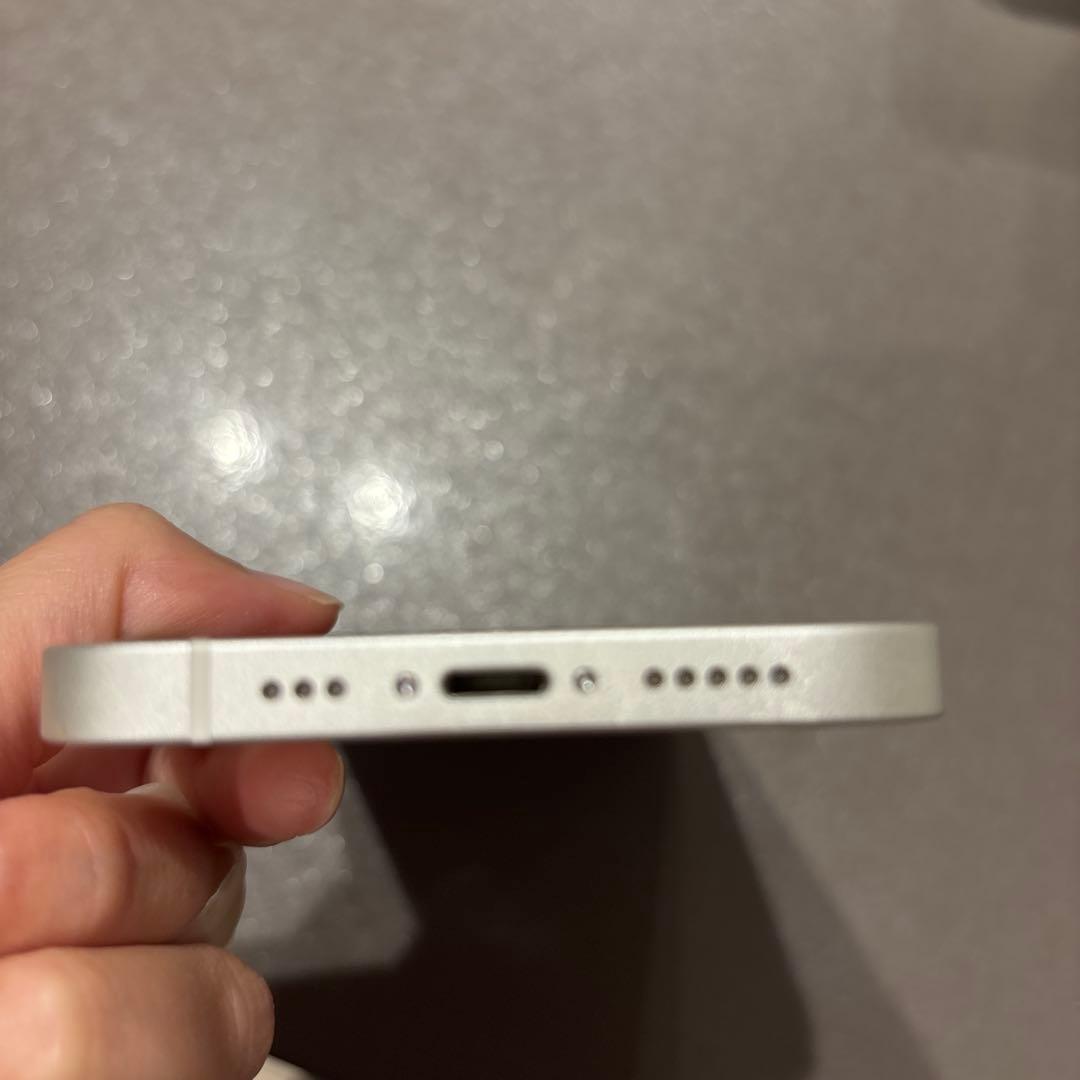 iPhone12 本体　ホワイト
