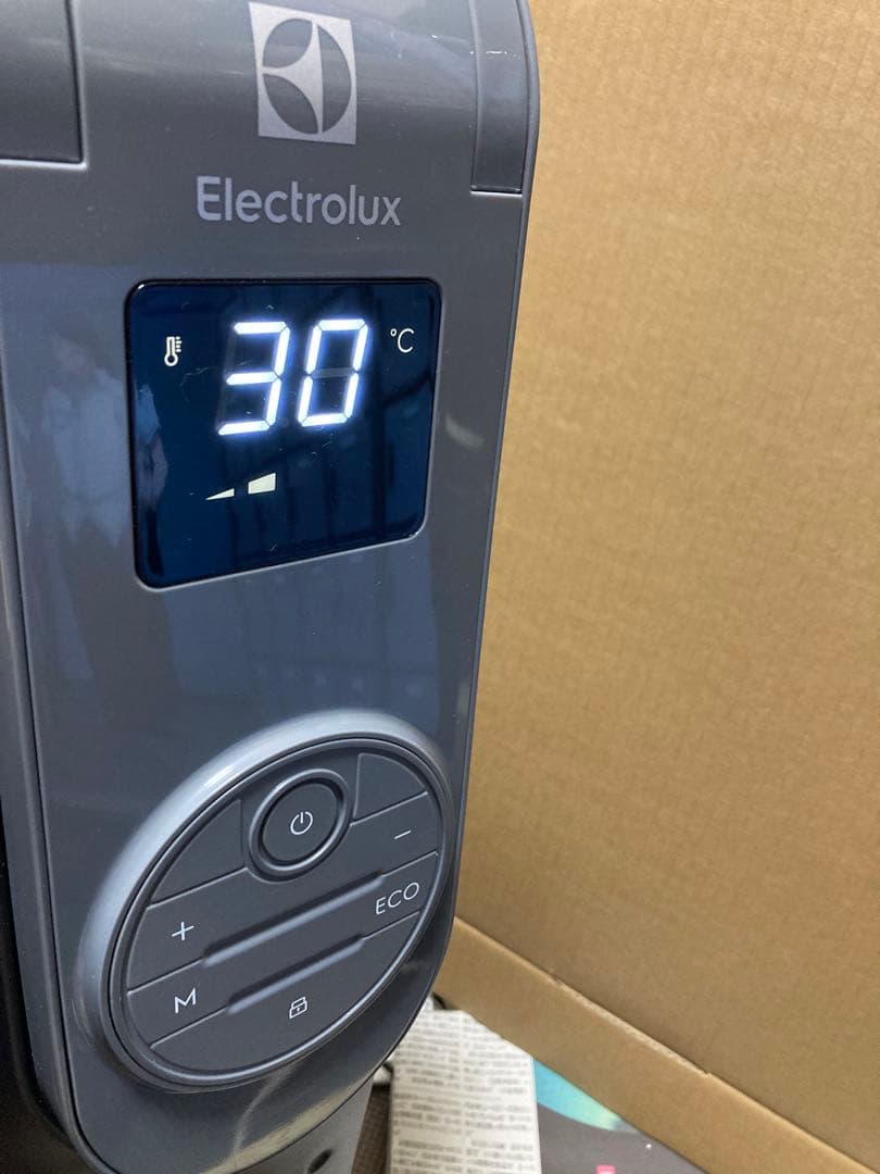 オイルヒーター(昨年後半に購入、使用2回、ほぼ未使用)