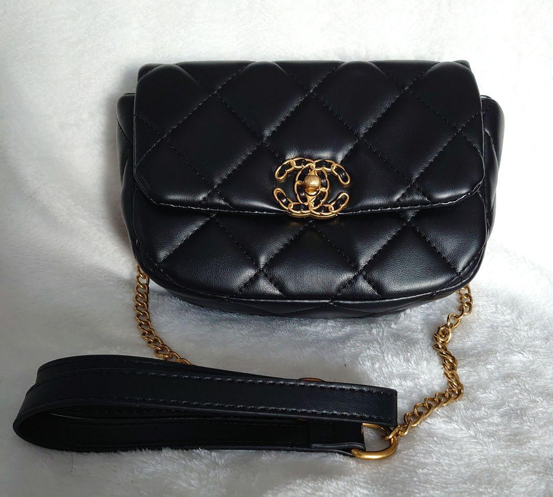 CHANELノベルティブラックショルダーバッグ キルティングデザイン