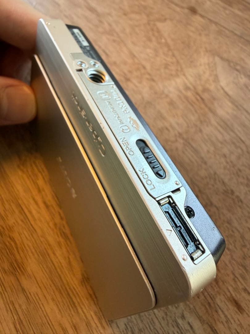 【美品】SONY Cyber-shot DSC-T700 ゴールド 動作確認済