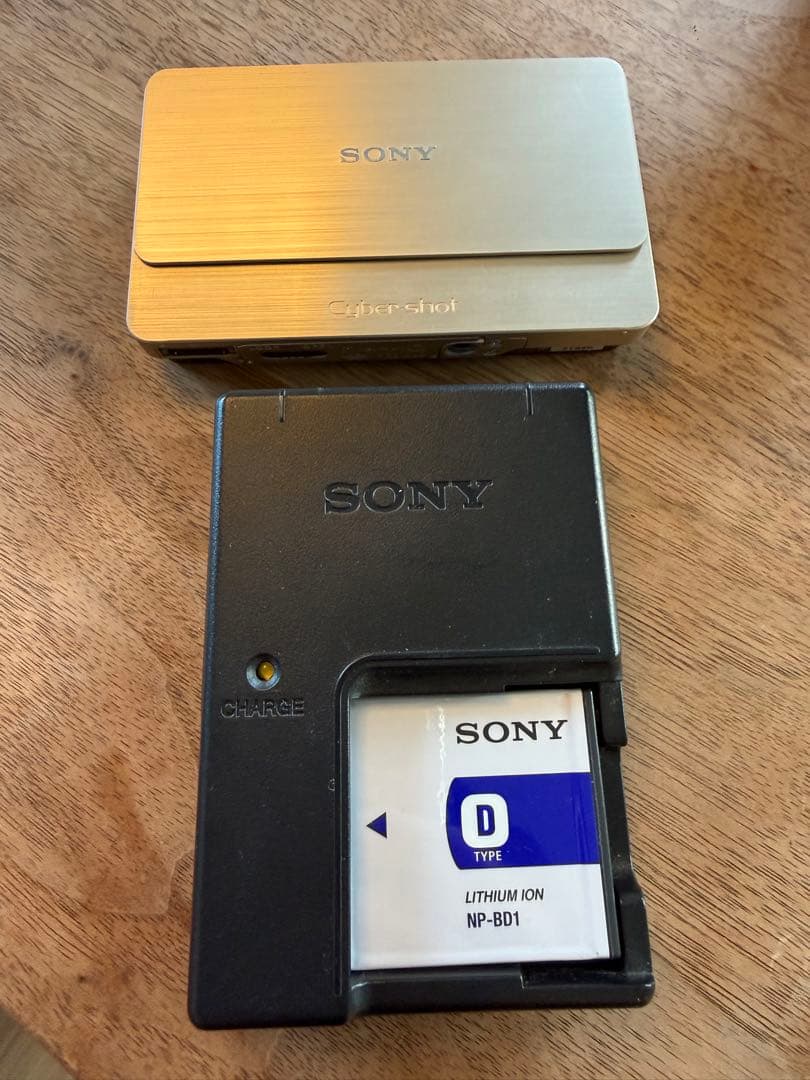 【美品】SONY Cyber-shot DSC-T700 ゴールド 動作確認済