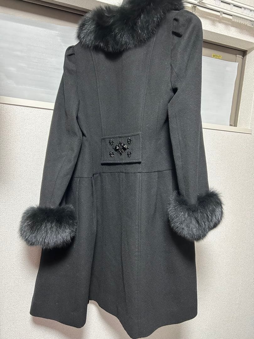 【未使用に近い】スーパービューティーのファー付きコート