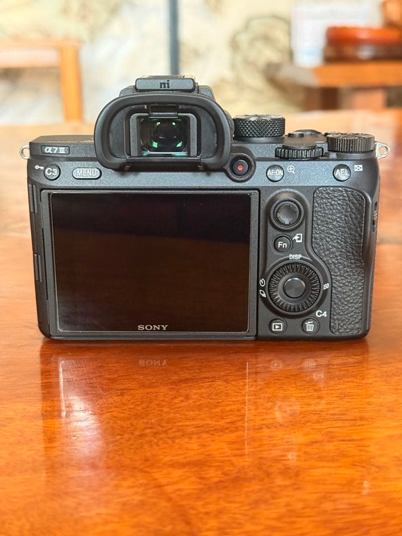 g*n様 SONY α7III美品 【シャッター数6037回】