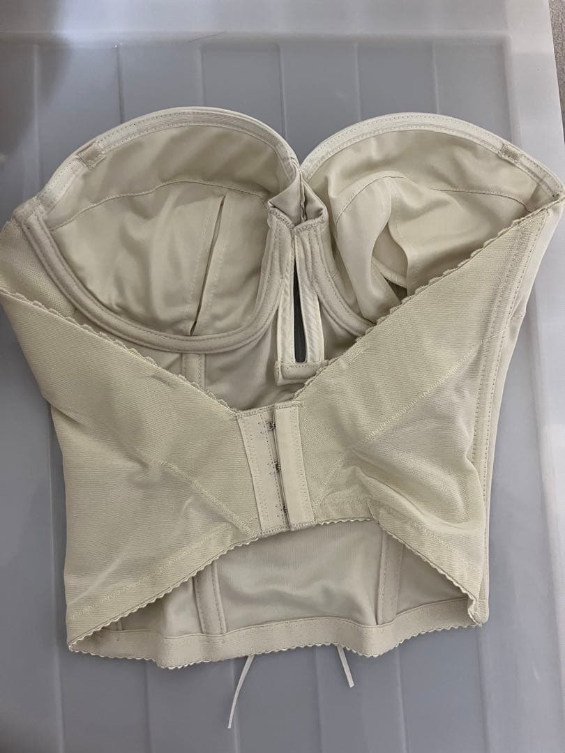 BRIDAL BEAUTEバックレスビスチェF70、ロングガードルM