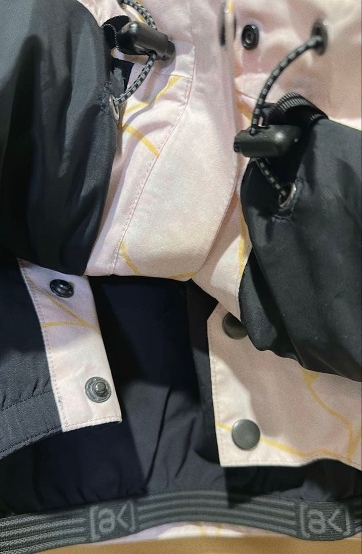 バートンAK GORE UPSHFTレディースS KINTSUGI柄　薄ピンク