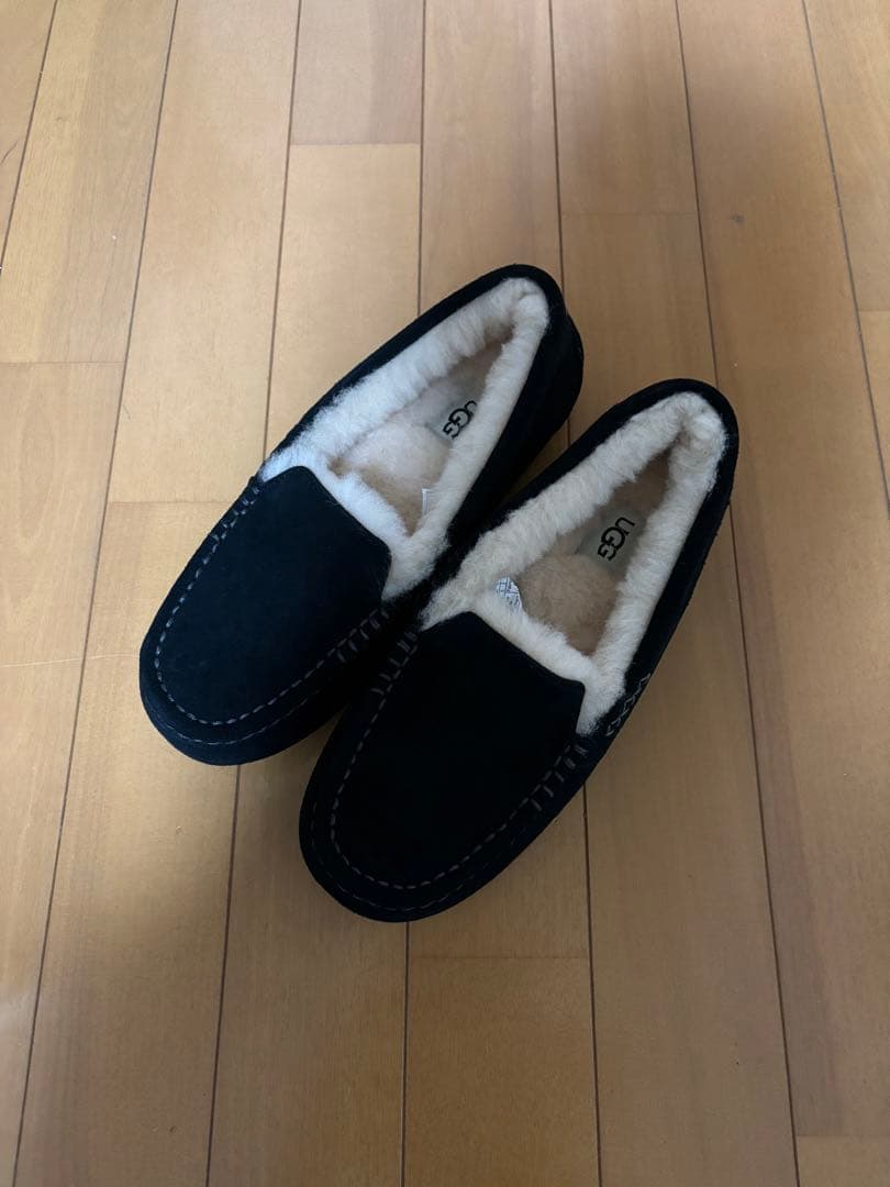 新品 未使用 アグ ムートン アンスレー モカシン ブラック 24㎝