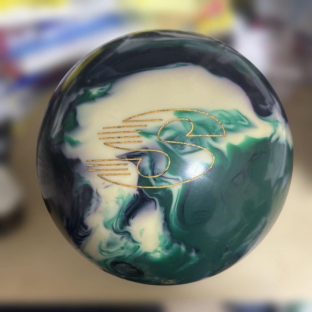 芋*酎様 STORM EQUINOX Solid ボウリングボール