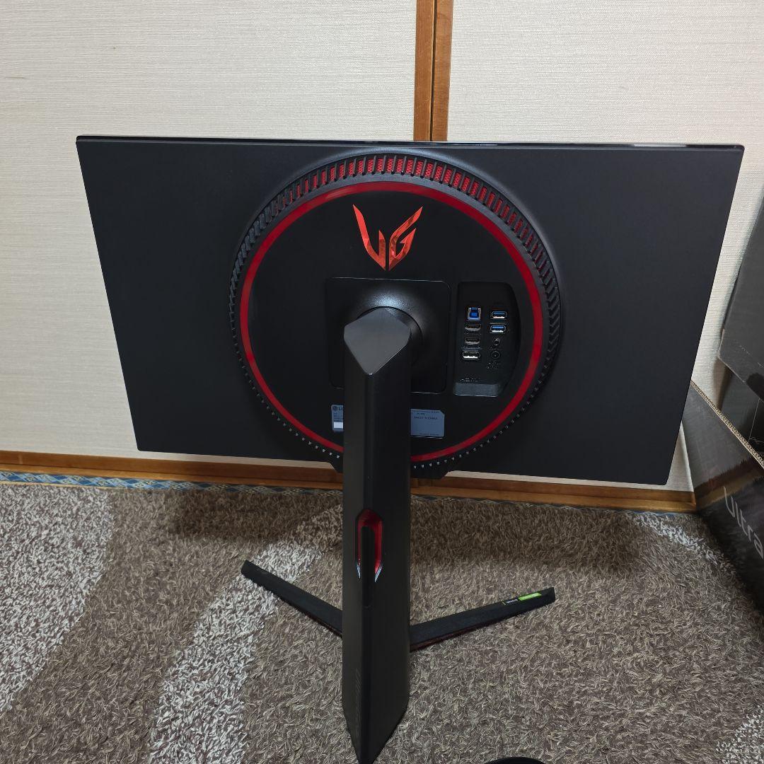 中古4kゲーミングモニター