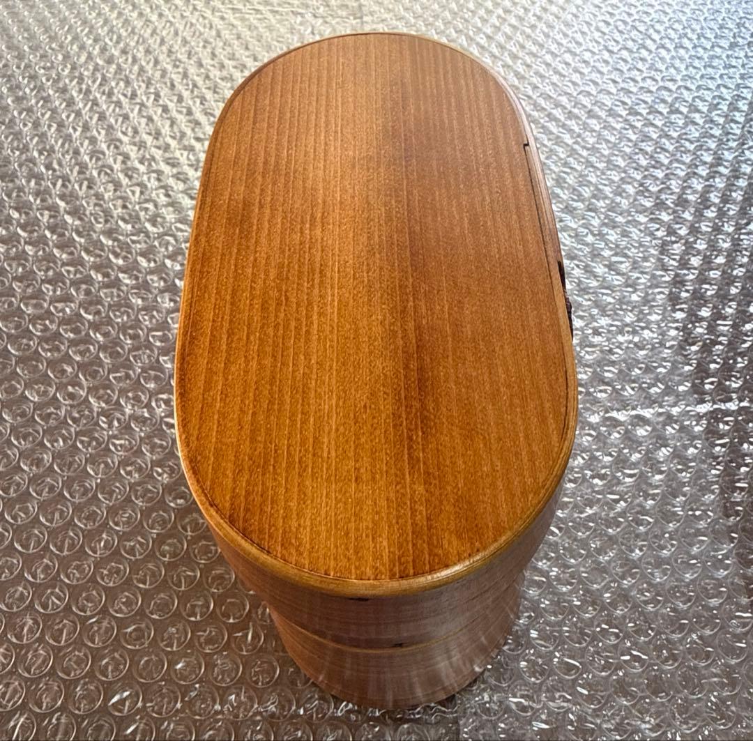 ぬし熊　摺り漆塗り　小判型二段弁当箱