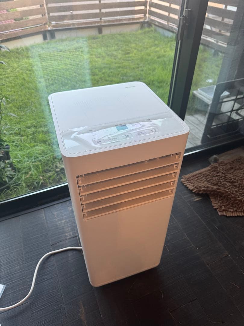 ポータブルクーラー IPK-2305S ホワイト　保証あり