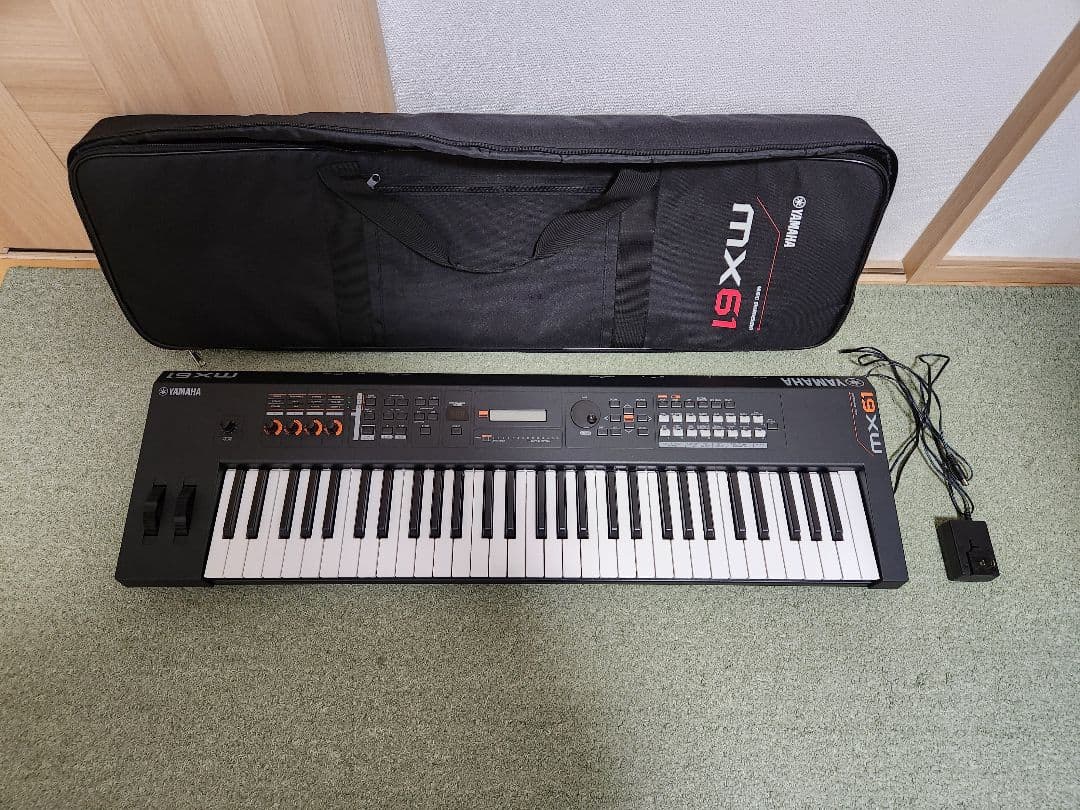 YAMAHA MX61 BK シンセサイザー 61鍵 ※専用ケース付