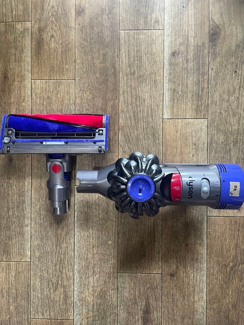 Dyson V7 fluffy ダイソン 掃除機 コードレスクリーナー セット