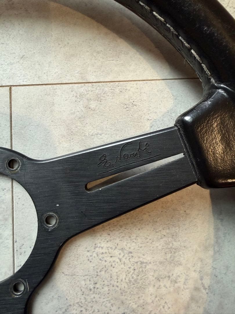 ナルディステアリング　　黒レザー