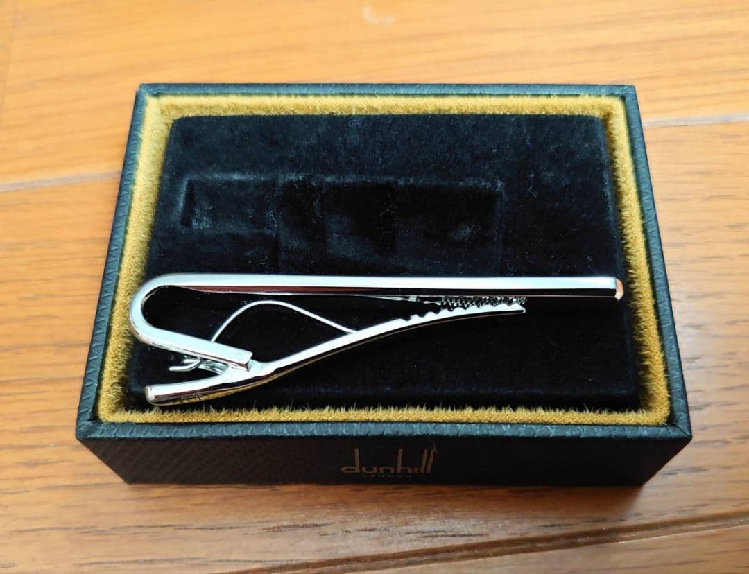 dunhill 　ダンヒルシルバー ネクタイピン 専用ケース付き