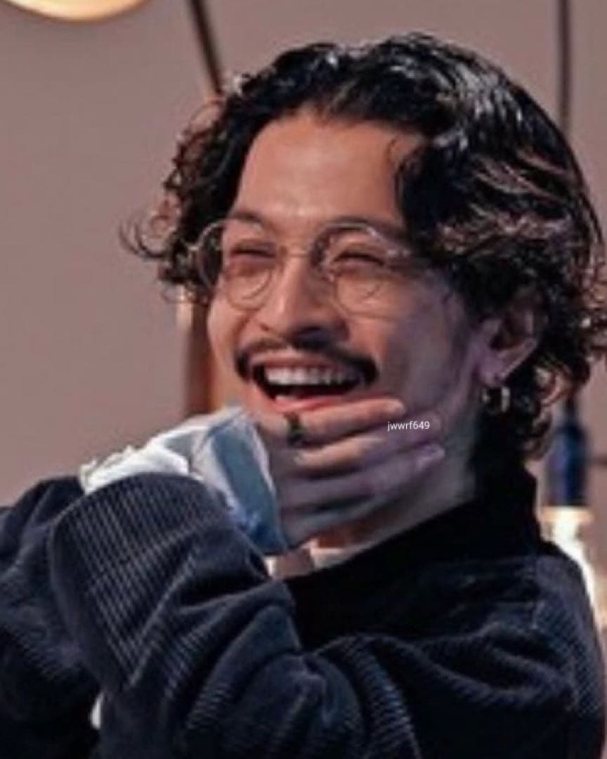 常田大希着用MYKITA ＋Maison Margiela MMCRAFT010