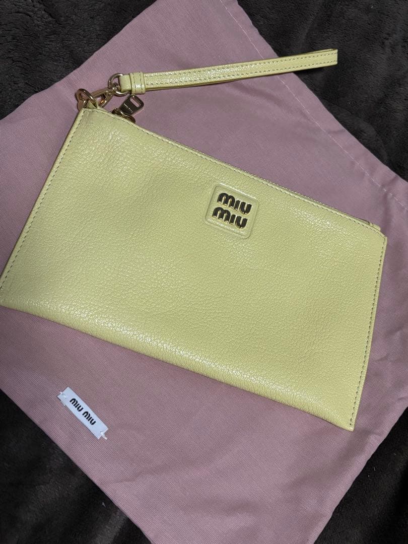 miumiu クラッチバッグ イエロー