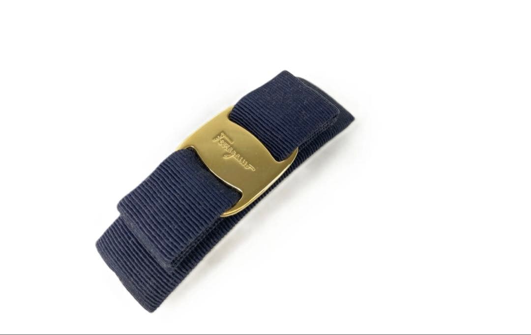 【美品】フェラガモ　バレッタ ゴールド金具