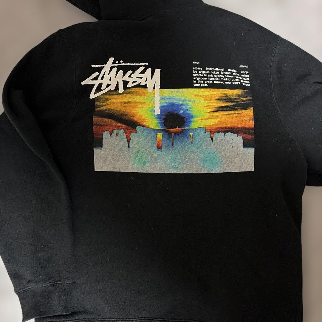 Stüssy 黒パーカー