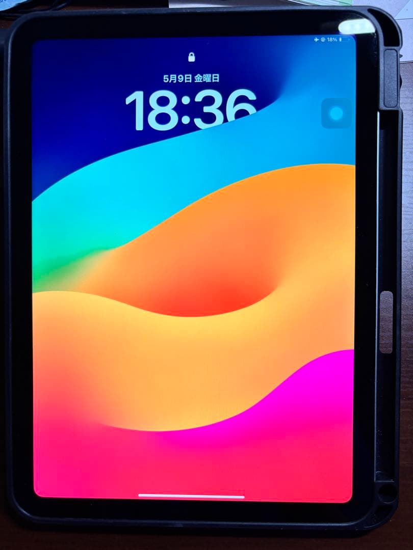 I*y様 Apple iPad 第10世代 64GB 本体（ケースと外箱付き）