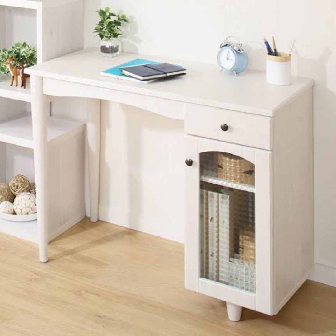 ニトリ　白デスク