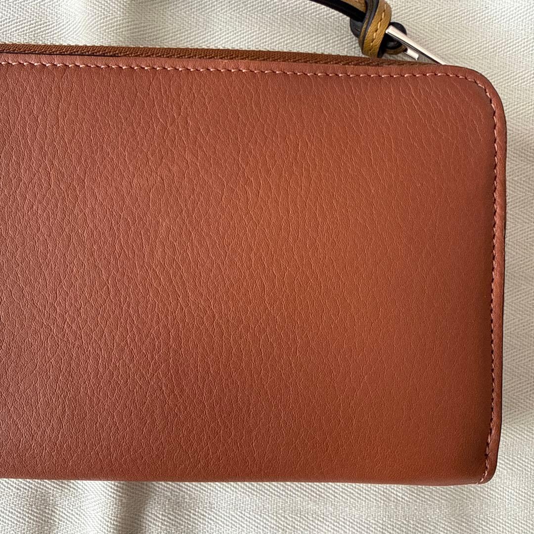 LOEWE ラウンドジップ長財布