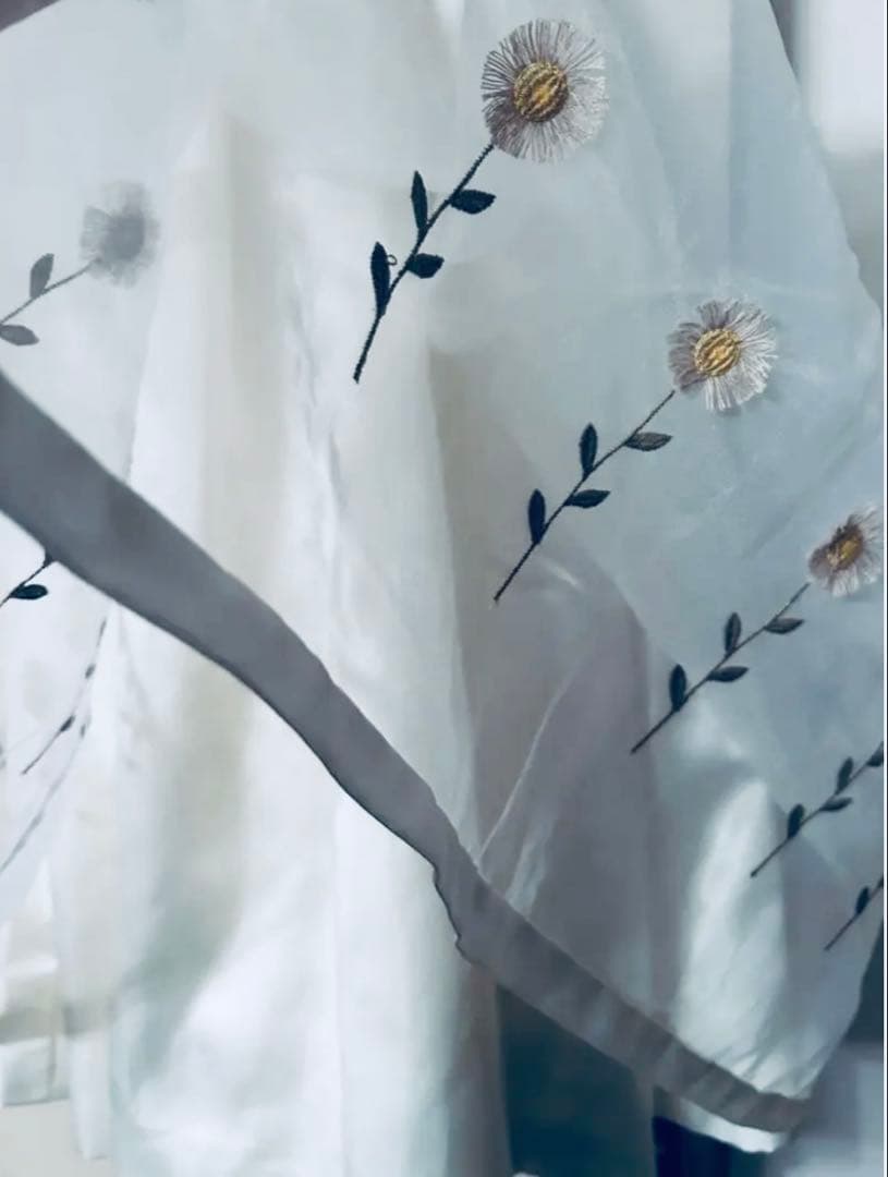 ena、familiaファミリアのスペインデザインドレス