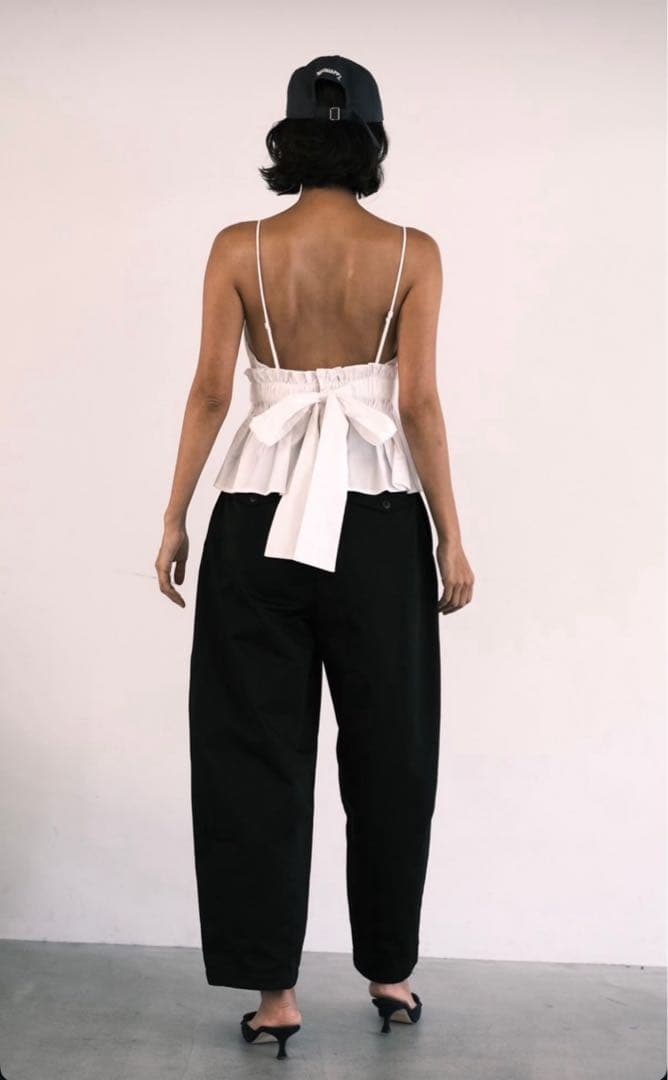 最終価格　明日出品取消　Nala コクーンチノパンツ　ブラック　Mサイズ