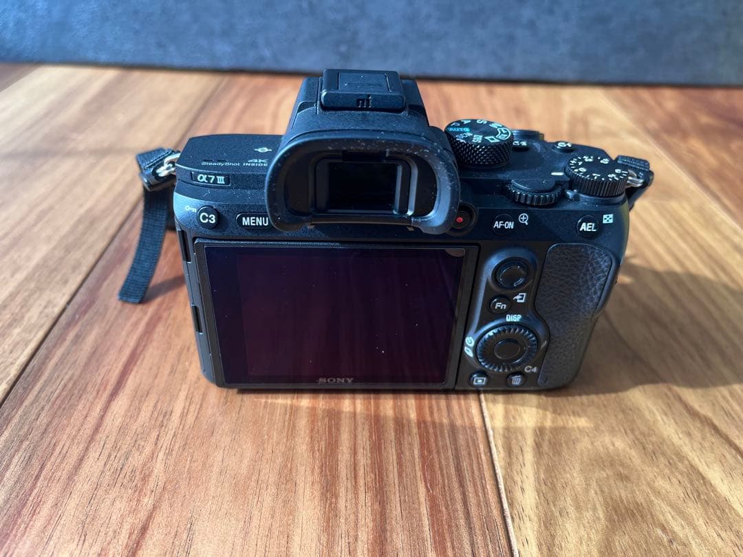 SONY α7 III ミラーレスカメラ 本体　バッテリー　SDカード