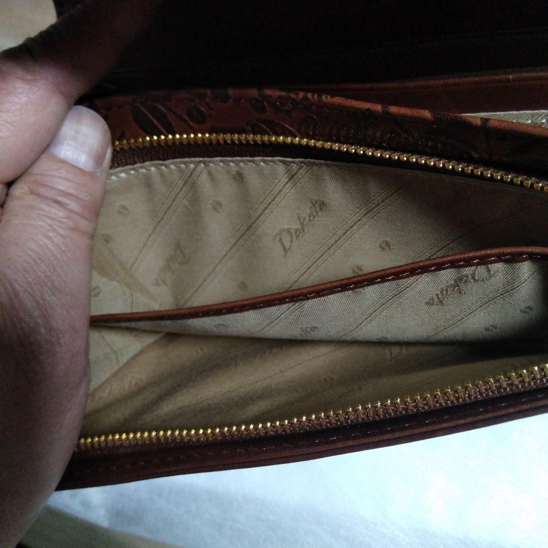 Dakota のイタリア製牛革ミモザ花柄 長財布