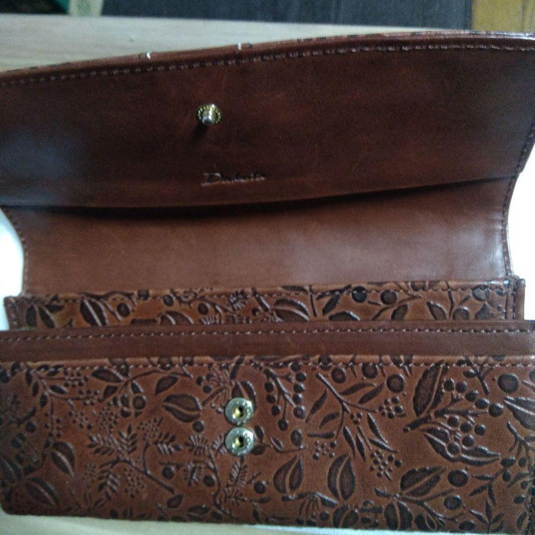 Dakota のイタリア製牛革ミモザ花柄 長財布