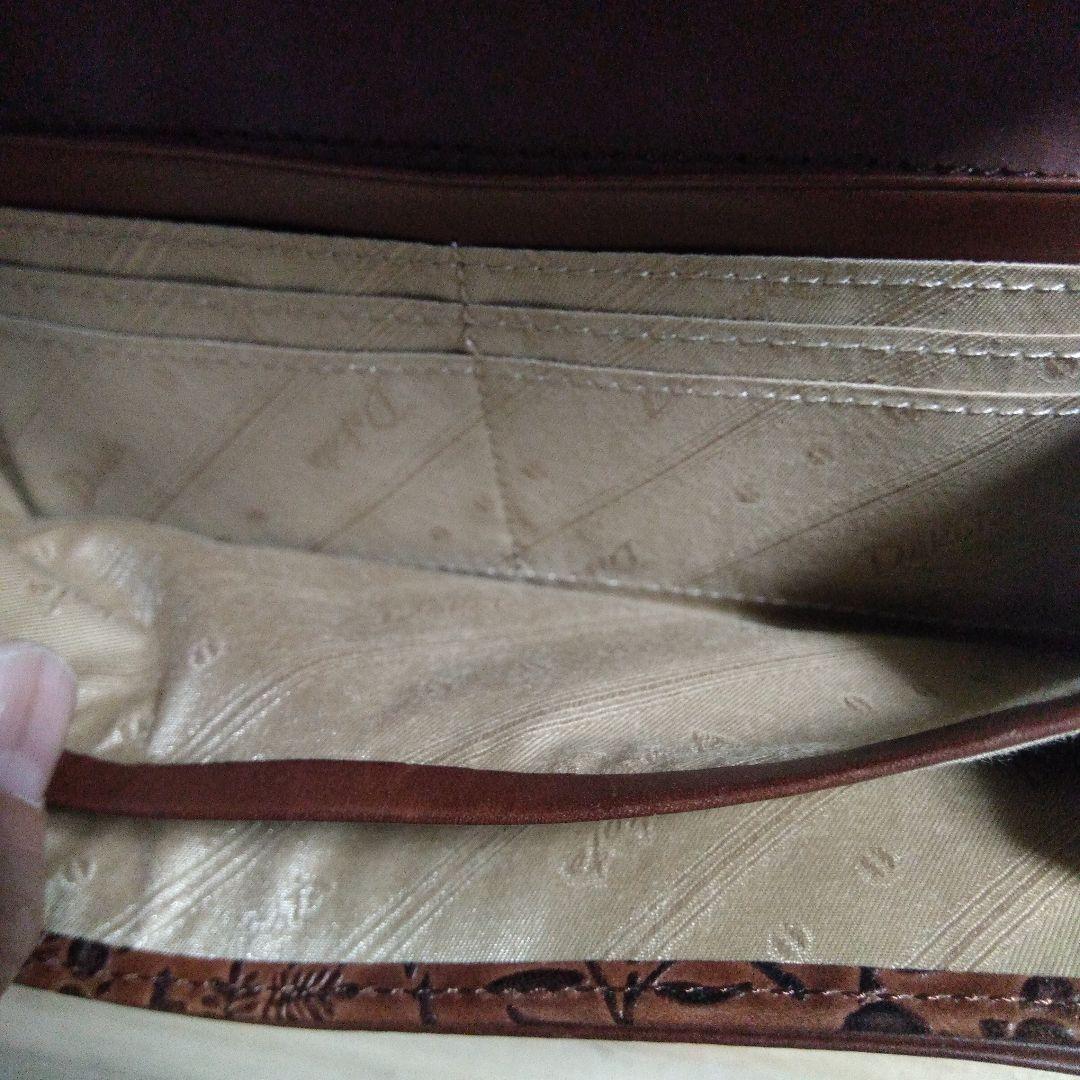 Dakota のイタリア製牛革ミモザ花柄 長財布