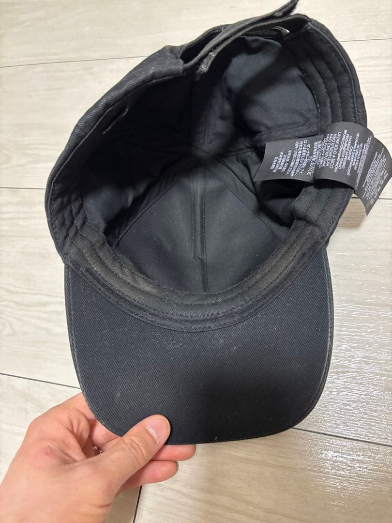 BALENCIAGA 黒 ベースボールキャップ