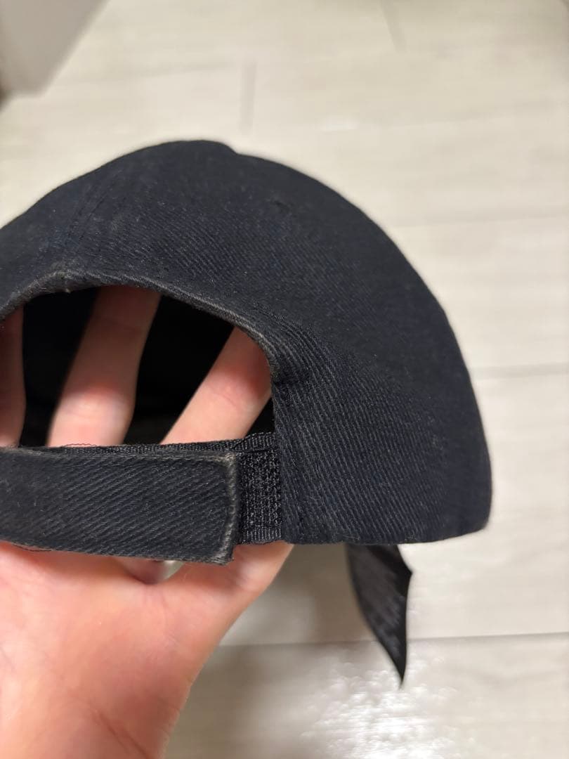 BALENCIAGA 黒 ベースボールキャップ