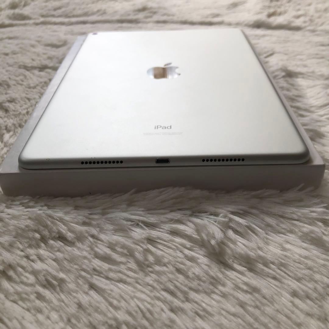 【完動品】iPad Air3 64GB 【すぐ発送】【付属品】