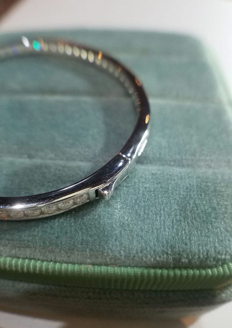 STORY！最高級モアサナイト バングル　16～17センチ