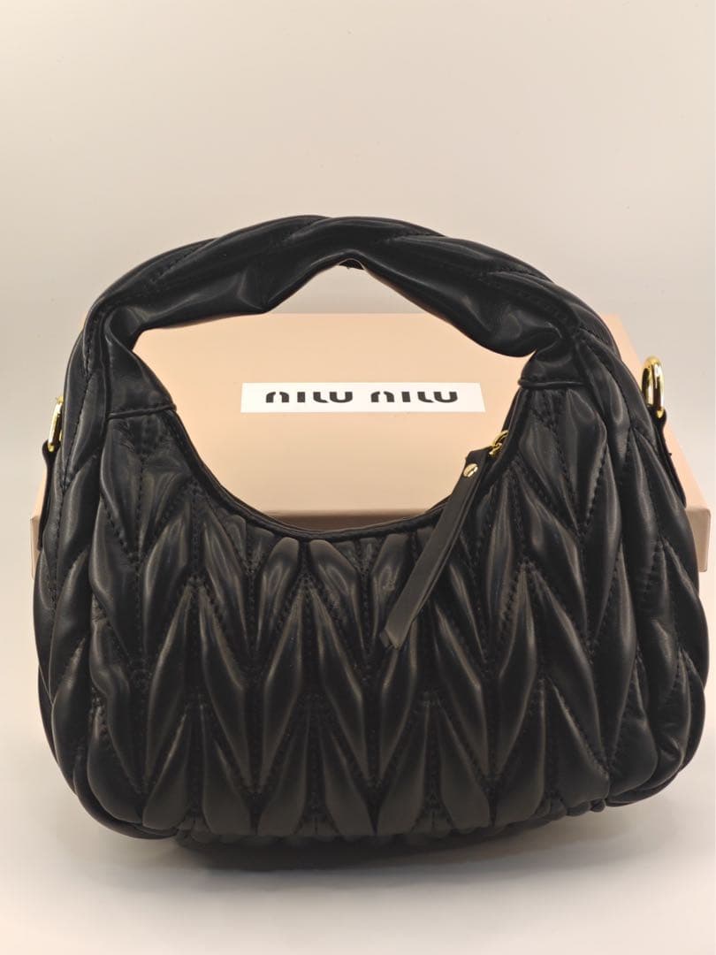 miumiu マットラム キルティング ハンドバッグ ブラック　美品