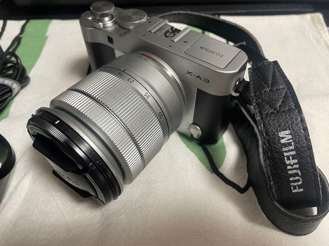 Fujifilm X-A3 ミラーレスカメラ 本体 レンズキット 充電器付き