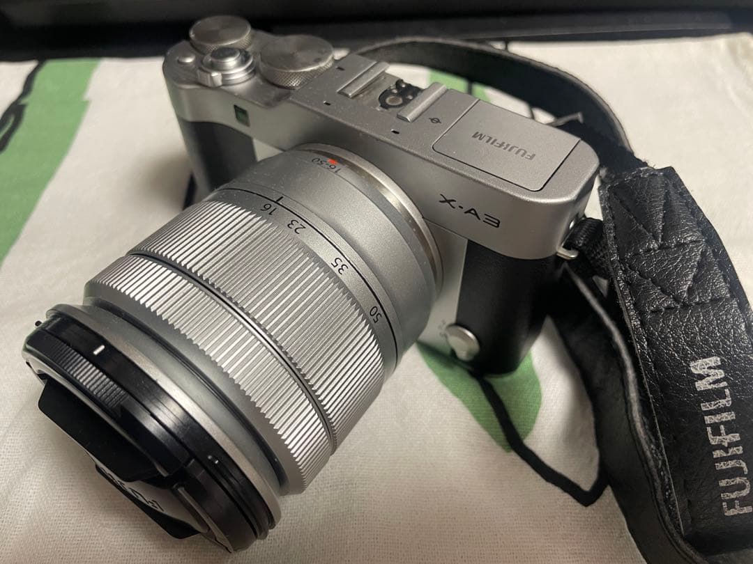 Fujifilm X-A3 ミラーレスカメラ 本体 レンズキット 充電器付き