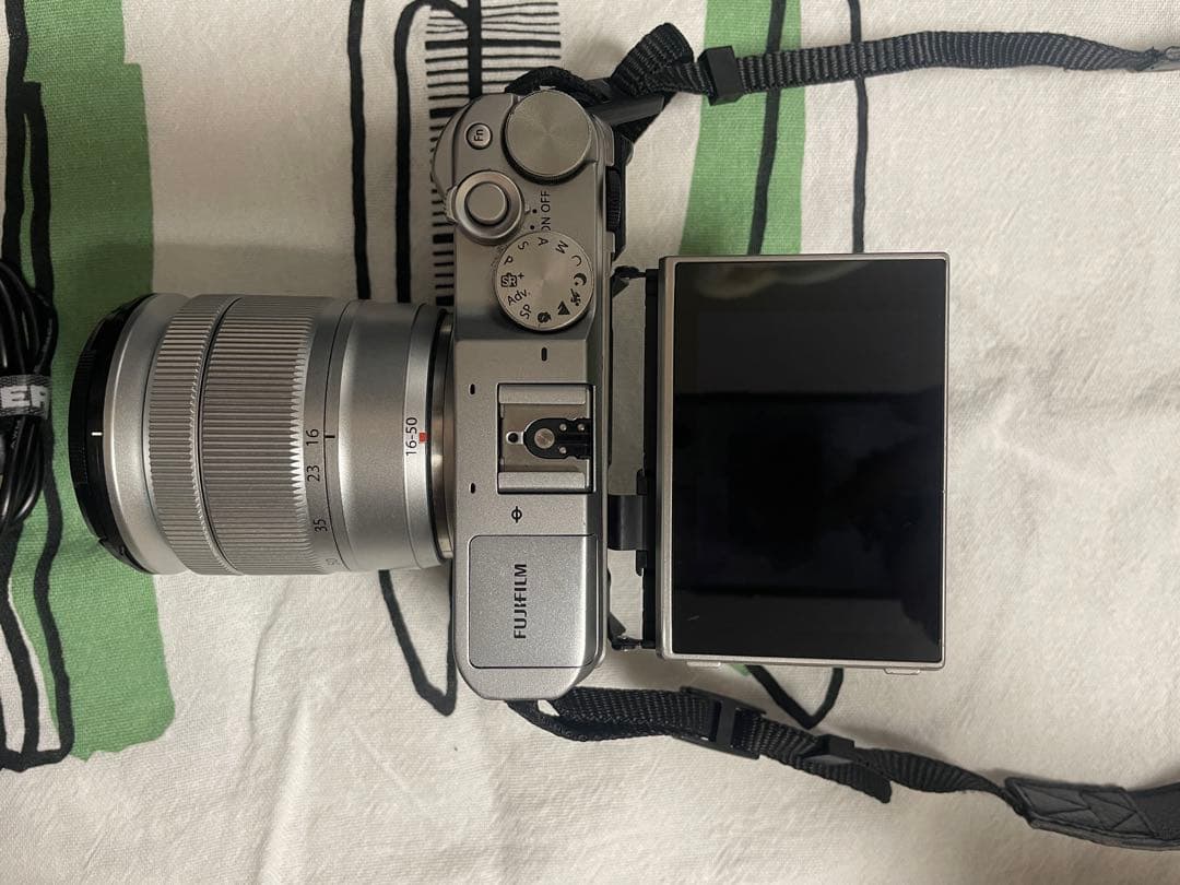 Fujifilm X-A3 ミラーレスカメラ 本体 レンズキット 充電器付き