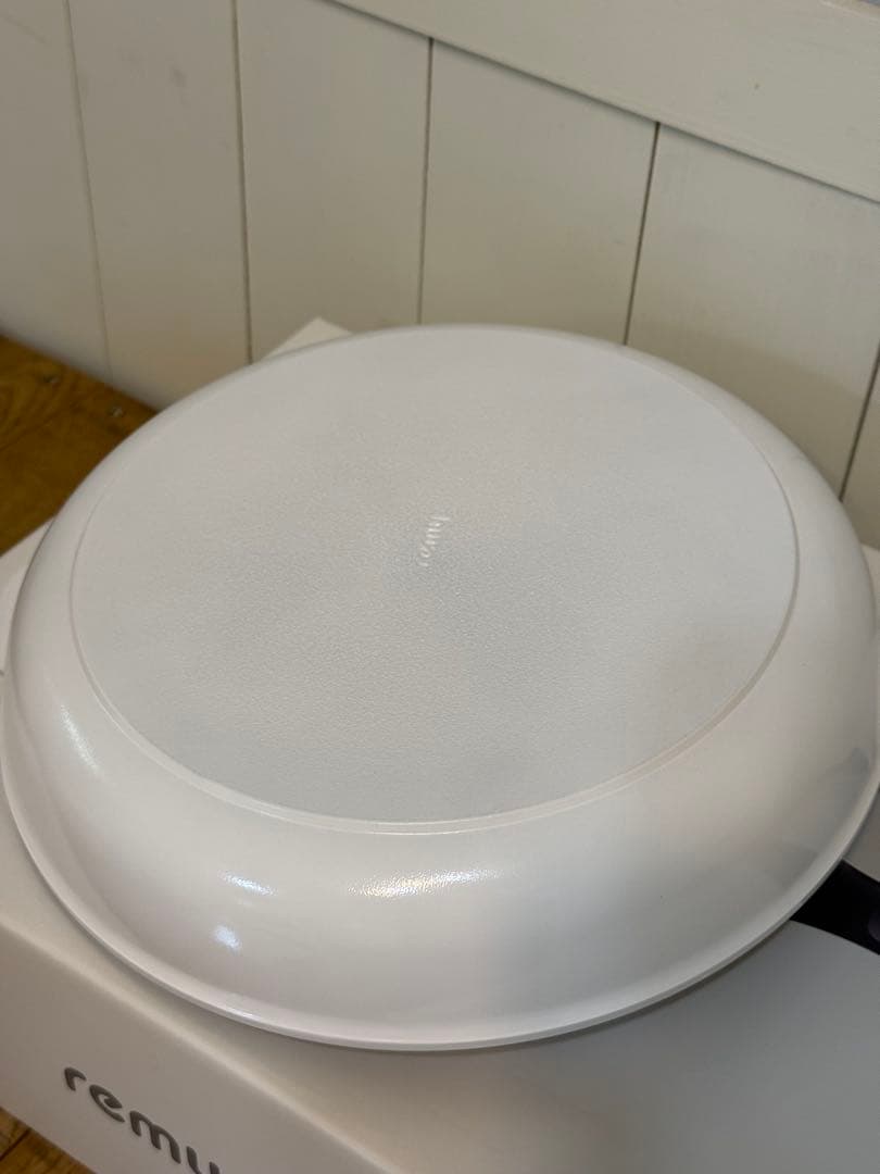 新品 レミパンワイド RHF-501 ホワイト 28cm