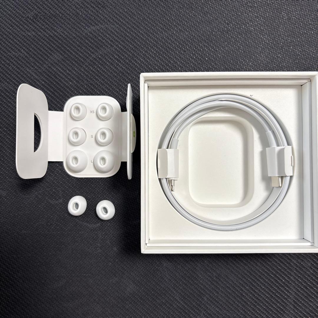 AirPods Pro 第2世代　充電ケース付き　右耳のみ