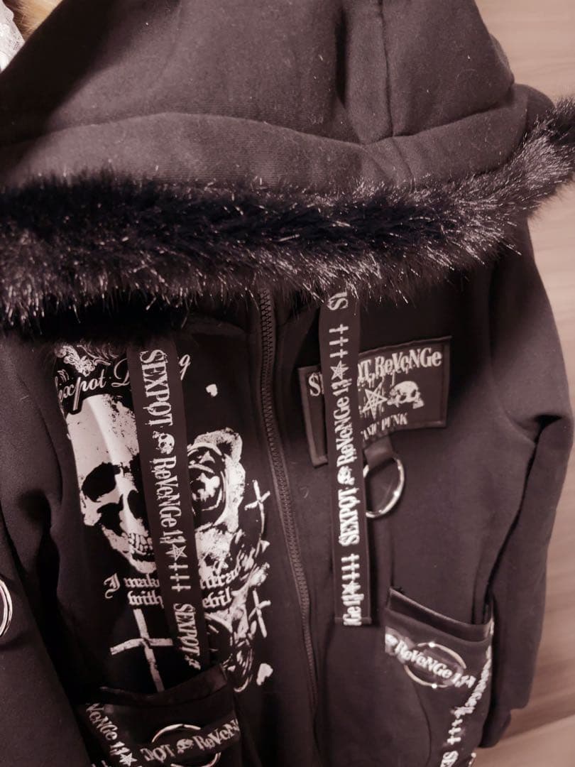 SEX POT ReVeNGe ファー付きパーカー