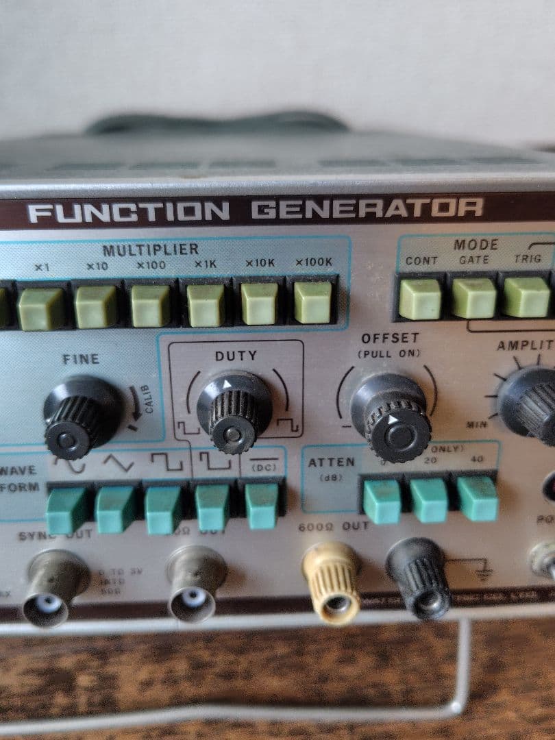 IWATSU ファンクションジェネレーター　FG-330