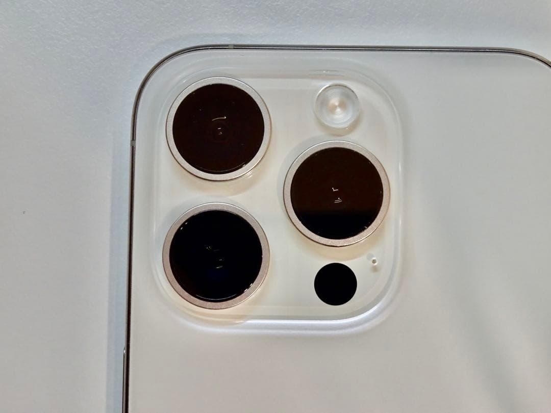 iPhone15 Pro 128GB ホワイトチタニウム【国内版 SIMフリー】