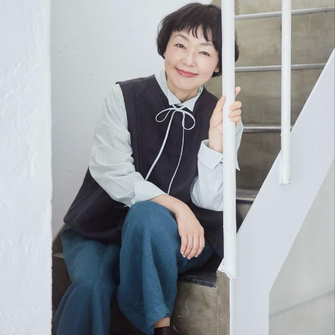 小林聡美着用　entwa リネンベスト kazenosumika